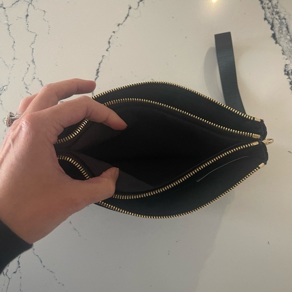 Lululemon Curved Wristlet *Velour Black 2024 Style Number: W9EP1S Price: $58 O/S - Picture 8 of 9